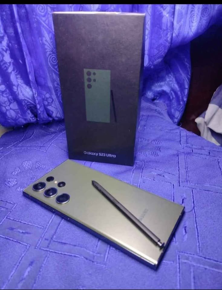 Vendo Samsung s23 ultra, precio publicado.
