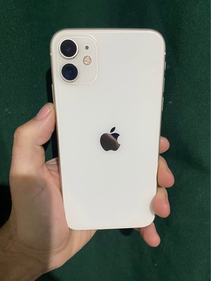 Solo vendo iPhone 11 impecable sin detalles.libre de todo. Llevo a domicilio si es necesario!!
