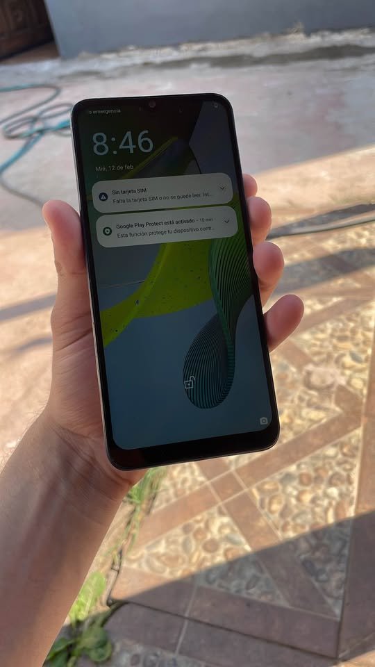 Moto e13