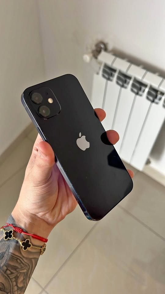 IPhone 12 (100% 128Gb) (recibo iphone menor) $380.000