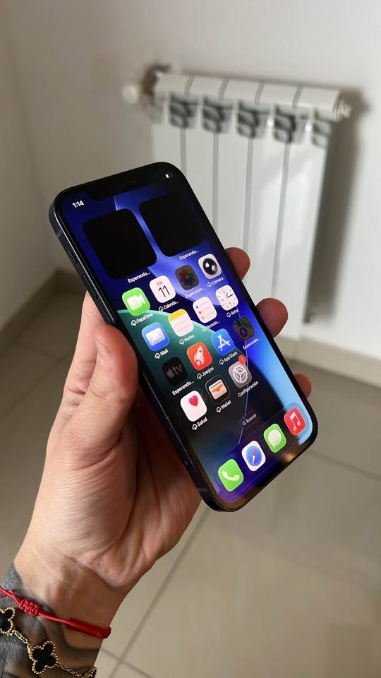 IPhone 12 (100% 128Gb) (recibo iphone menor) $380.000