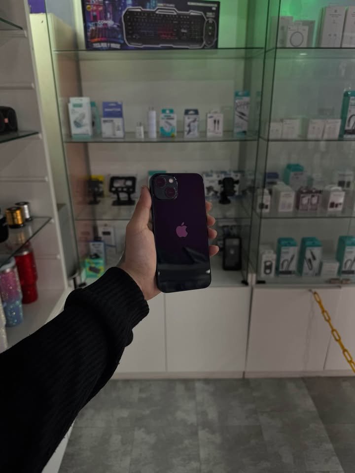 iPhone 13