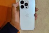 Vendo 14 pro 512gb líquido 500.000 detalle en la pantalla