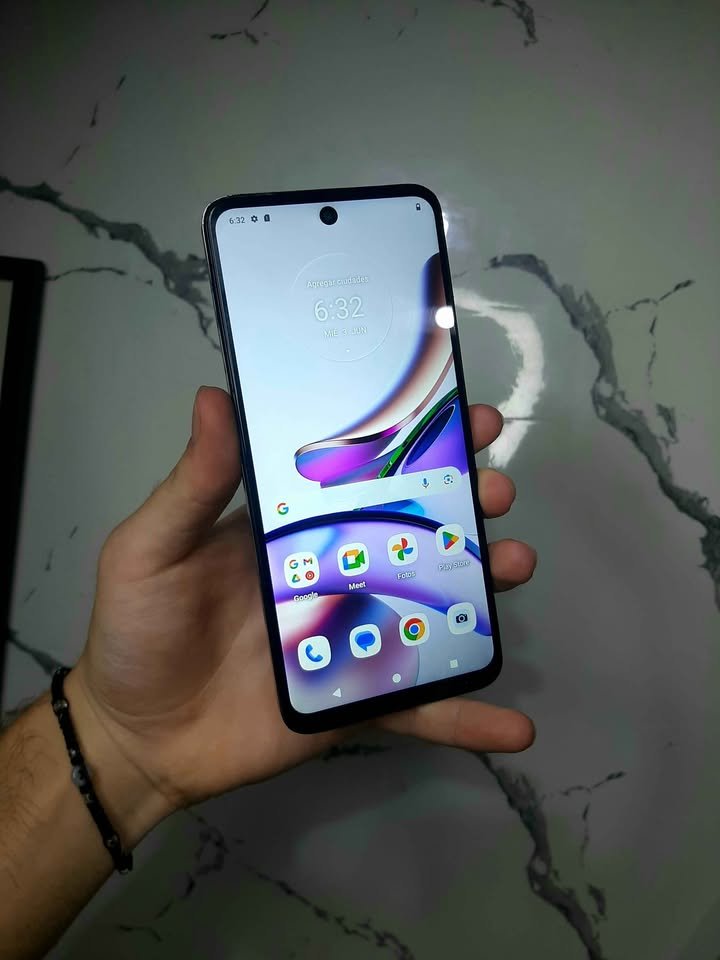 Vendo moto g13 128gb sin detalles liberado 95mil