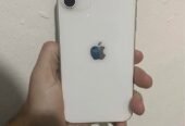 Solo vendo iPhone 11 impecable con su caja. Unicornio detalle no le funciona Face ID.