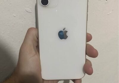 Solo vendo iPhone 11 impecable con su caja. Unicornio detalle no le funciona Face ID.