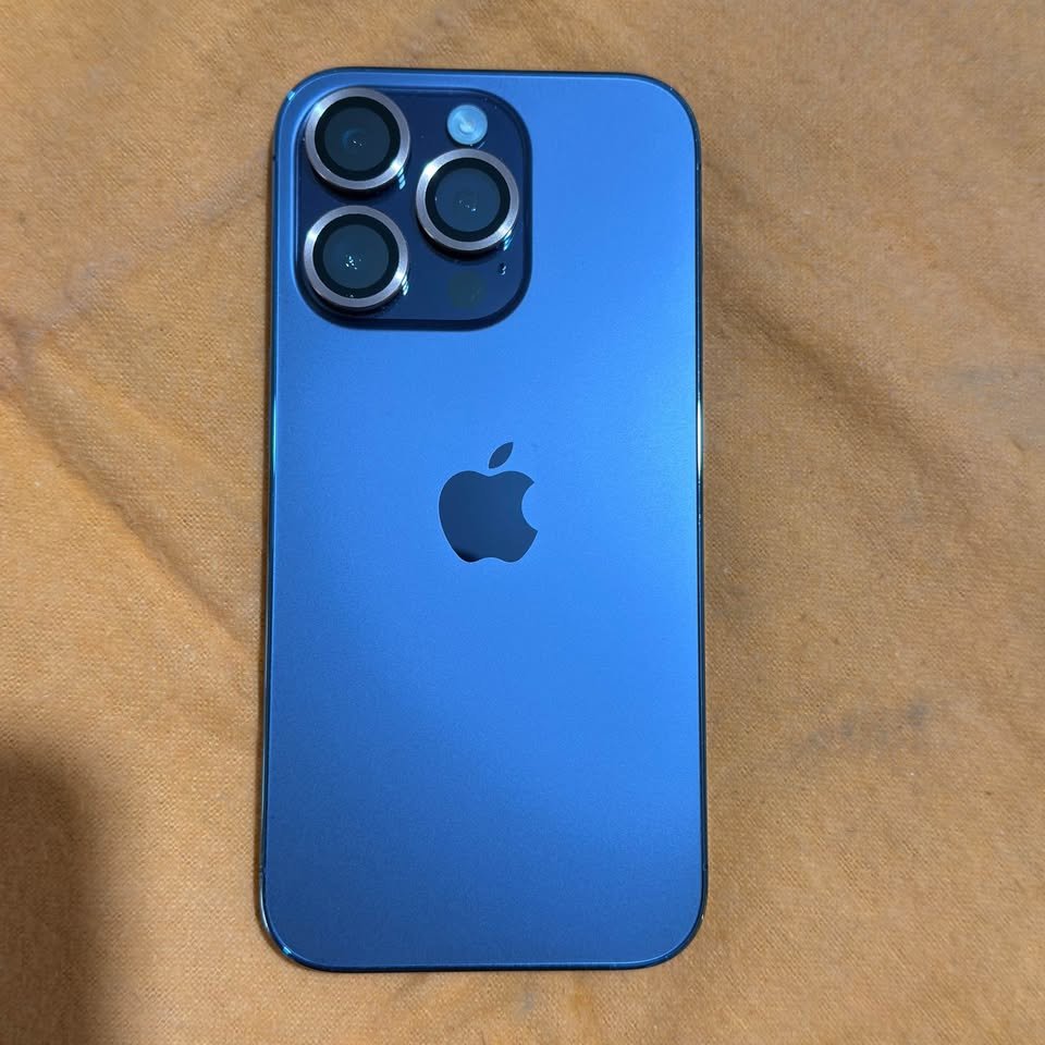 iPhone 14 Pro, 256. Gb, cable y cargador original, sin detalle