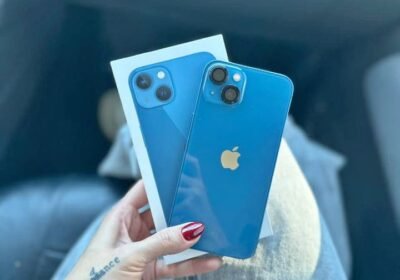 Líquido iPhone 13 impecable