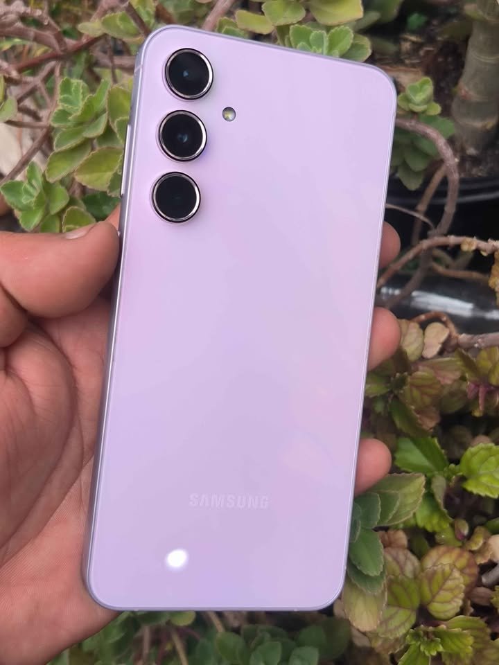 Samsung A55 libre 5G impecable “8+8/256”