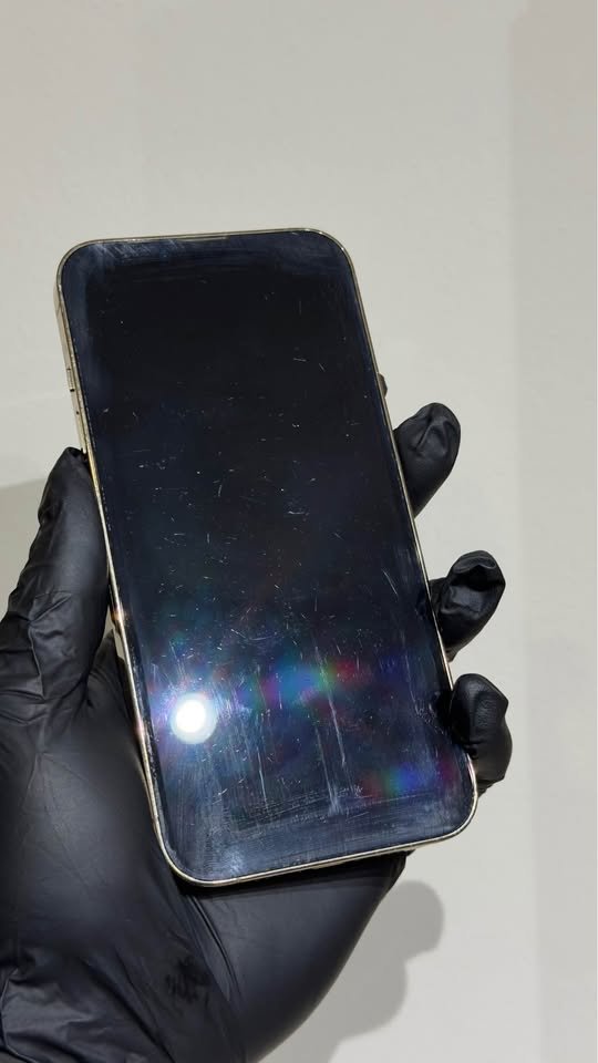iPhone 13 Pro 256 GB – 75% batería en caja con cable