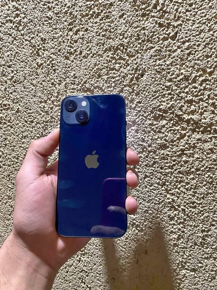 Vendo o permuto por menor iPhone 13