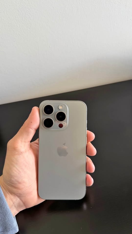 iphone 15 pro de 128gb – usado