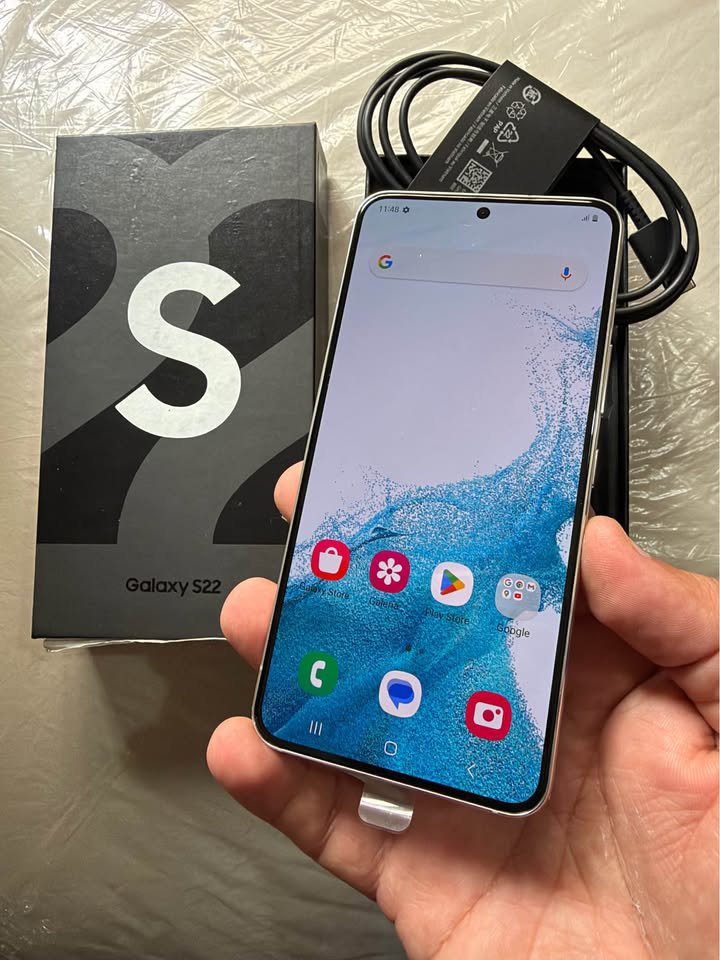 Vendo Samsung S22 libre 128gb 8ram , COMPLETO, NO PERMUTO
