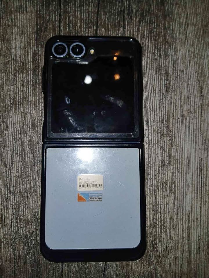 VENDO SAMSUNG Z FLIP 6