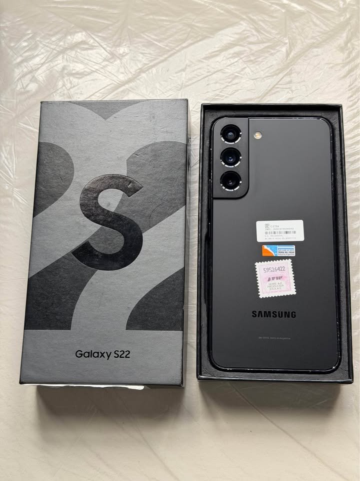 Vendo Samsung S22 libre 128gb 8ram , COMPLETO 📦 , NO PERMUTO
