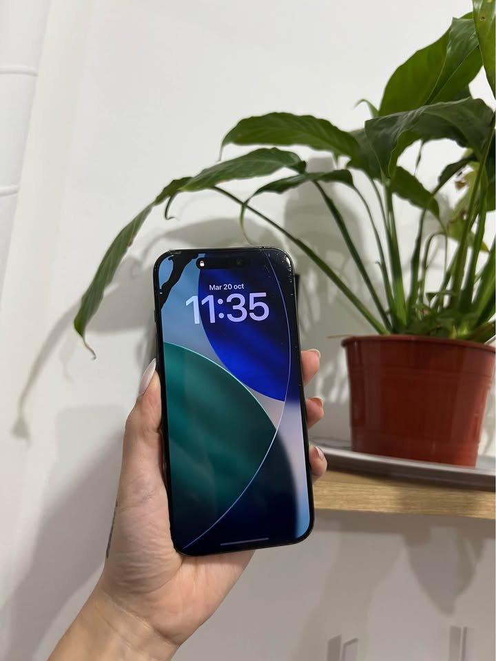 Líquido iPhone 15 por LEER DETALLE