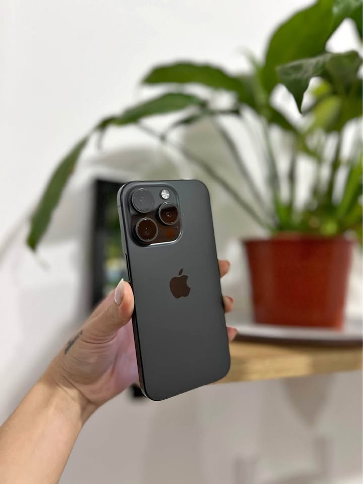 Líquido iPhone 15 por LEER DETALLE