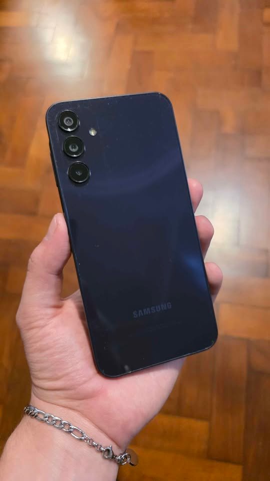 SAMSUNG GALAXY A15 4G LIBRE DUAL SIM 128GB 6GB RAM ANDROID 16 EN EXCELENTE ESTADO