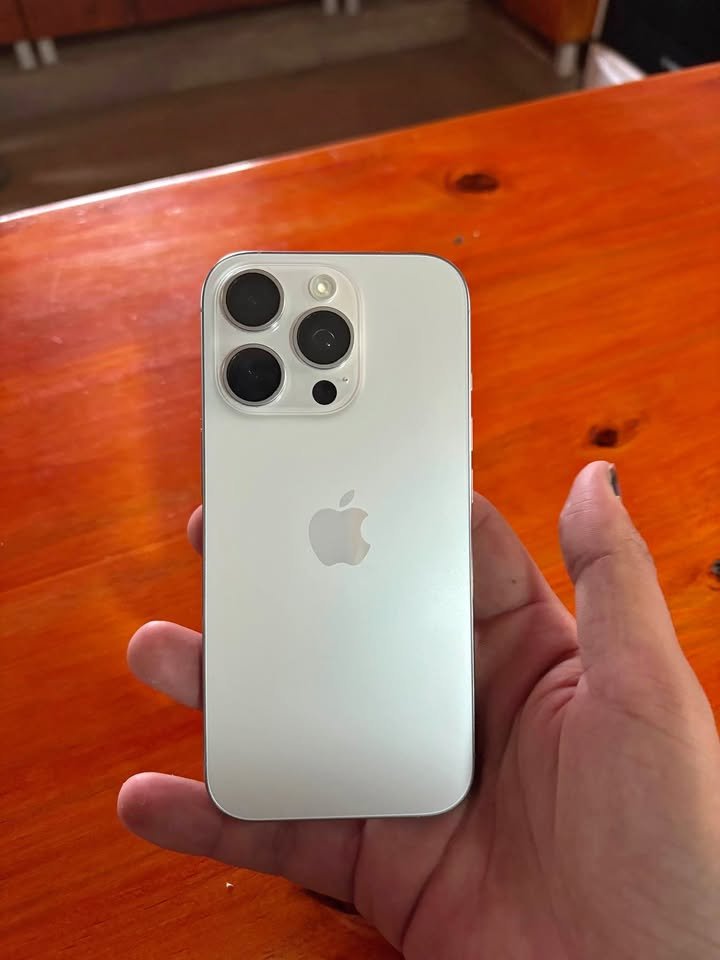 Líquido iphone 16 pro 256 GB