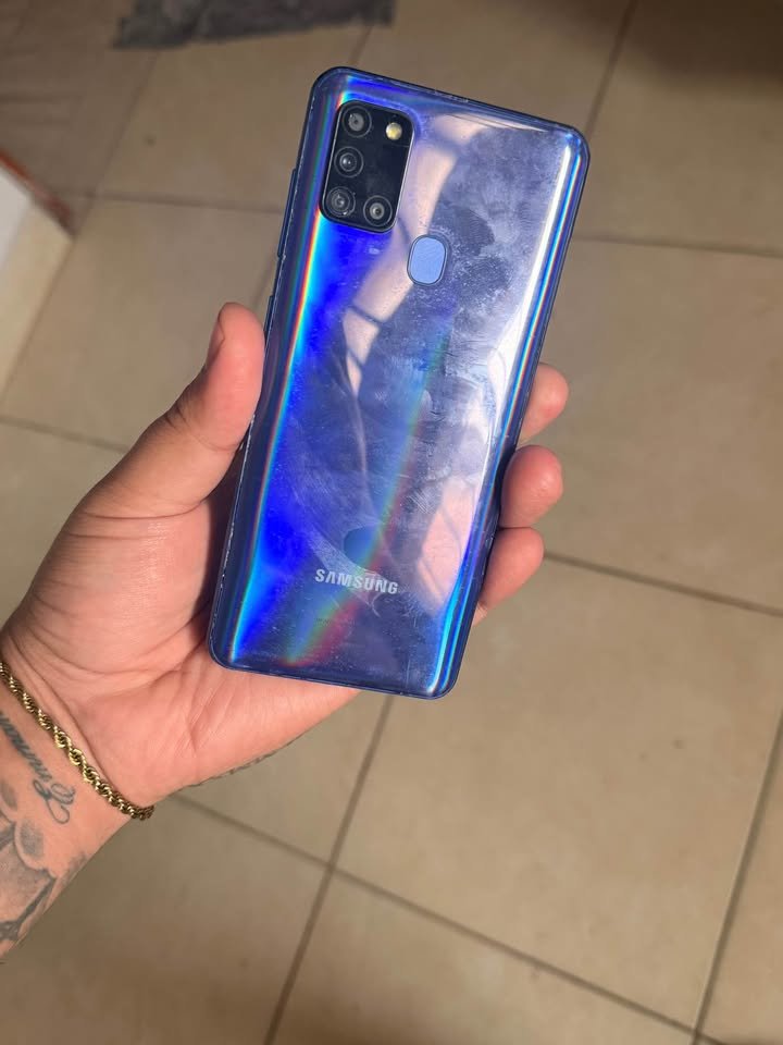 Vendo Samsung a21s liberado de 64gb y 4 de ram $120.000